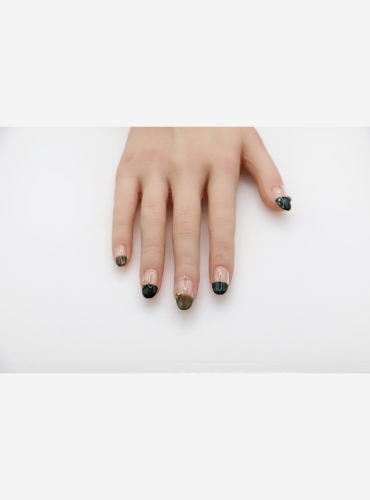 ブラックジュエリー9月限定キャンペーンネイル|武蔵小山のネイルサロン