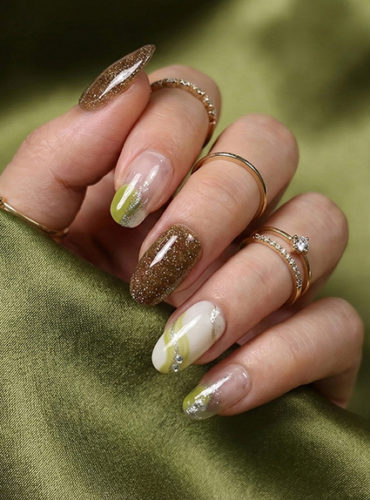 ブラックジュエリー12月限定キャンペーンネイル|武蔵小山のネイルサロン