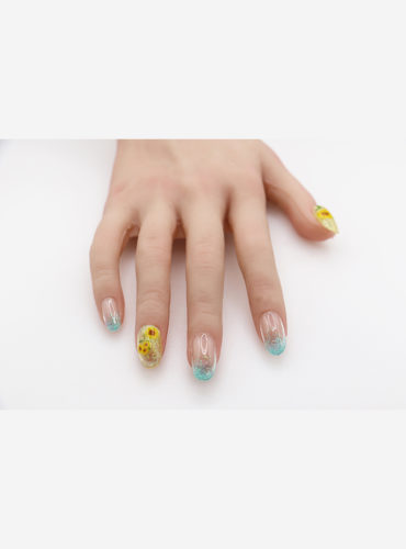 ブラックジュエリー8月限定キャンペーンネイル|武蔵小山のネイルサロン